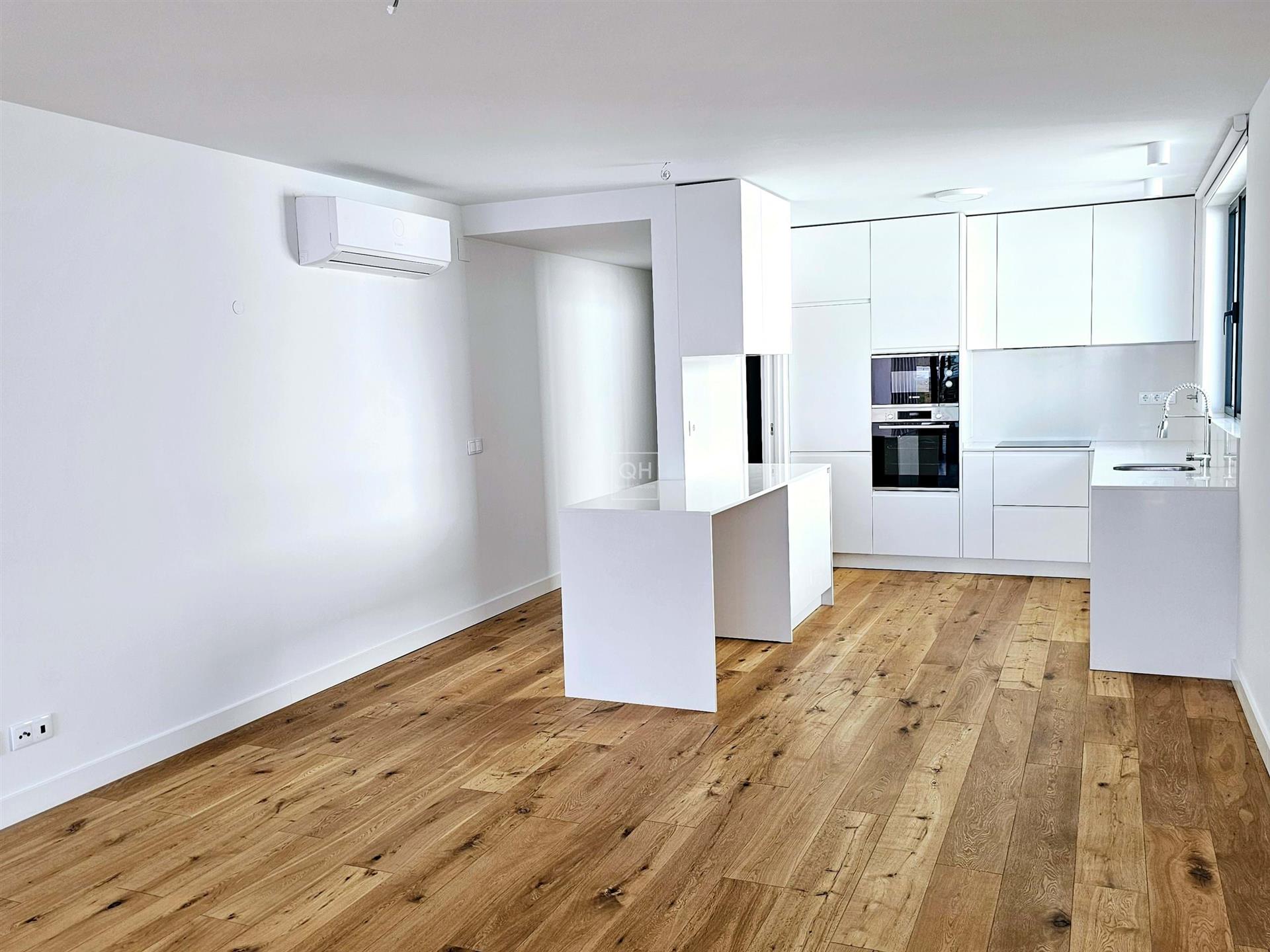 Einzigartige Lage - Brandneue Luxuswohnung mit 2 Schlafzimmern direkt an der Ria Formosa mit Meerbli