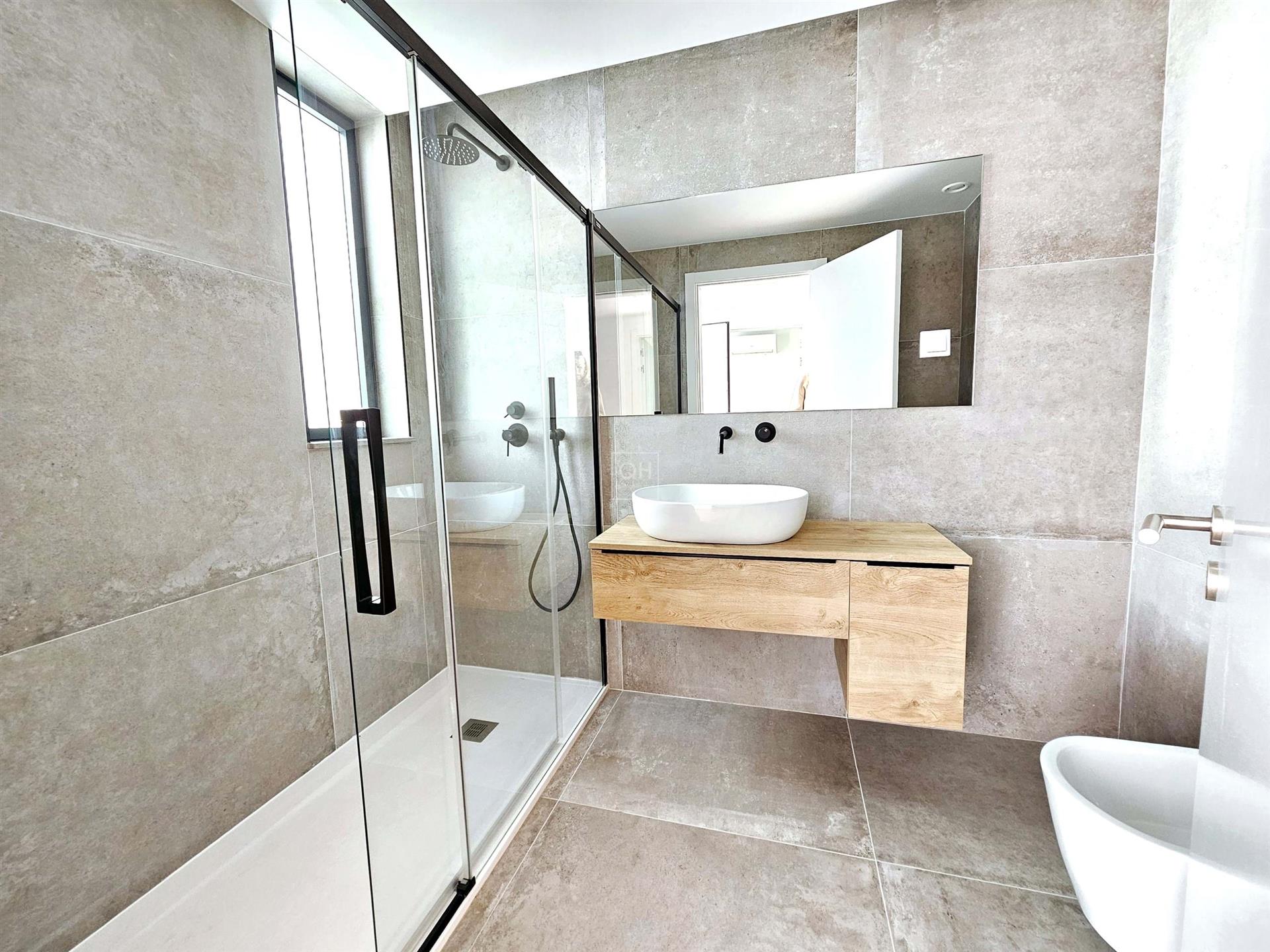 Einzigartige Lage - Brandneue Luxuswohnung mit 2 Schlafzimmern direkt an der Ria Formosa mit Meerbli