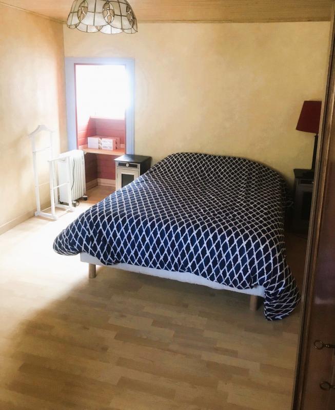 100 m² apartment in Poullan sur mer