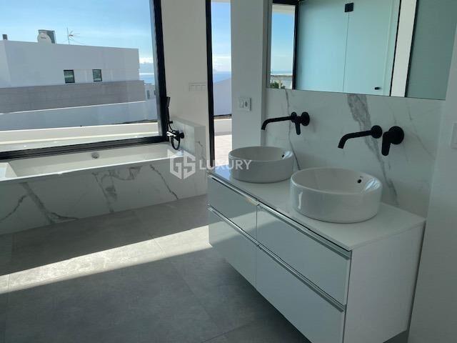 Purchase: House (38680)