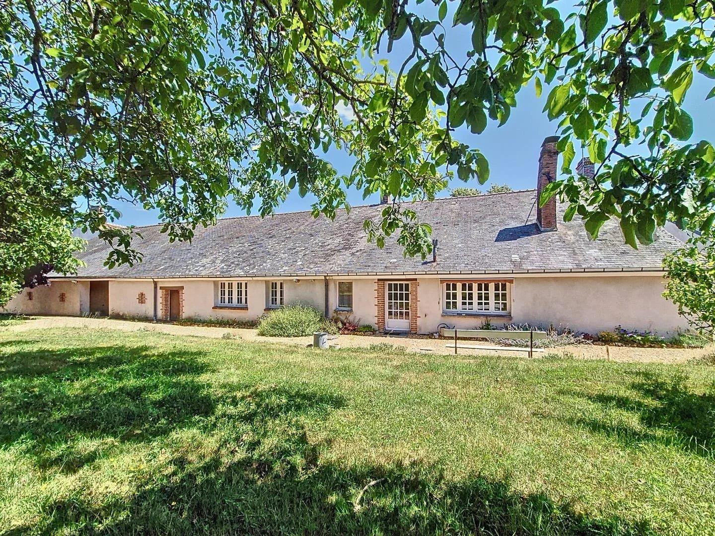 In Montliard, property of character.