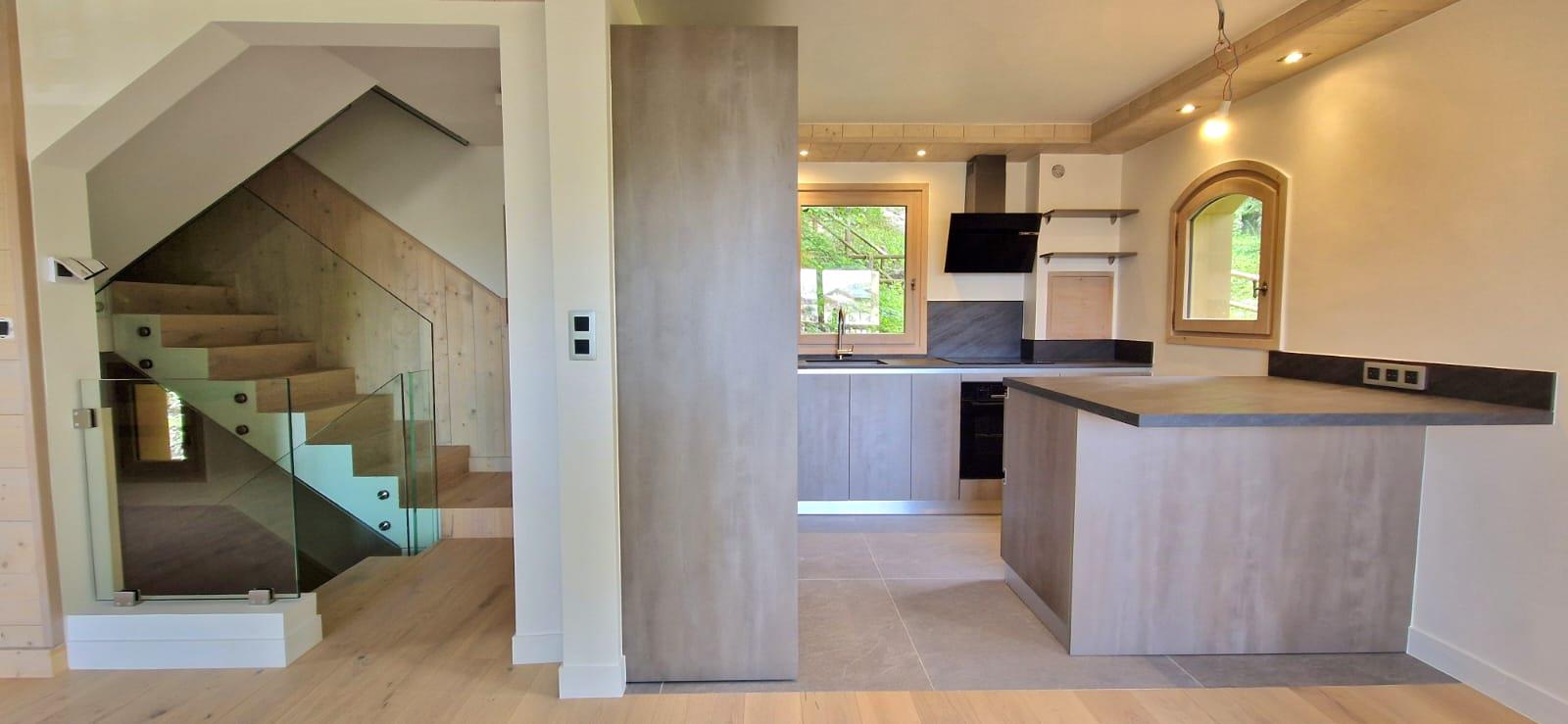 Ski in and out 6 bedroom chalets for sale in La Tania fully renovated in 2024