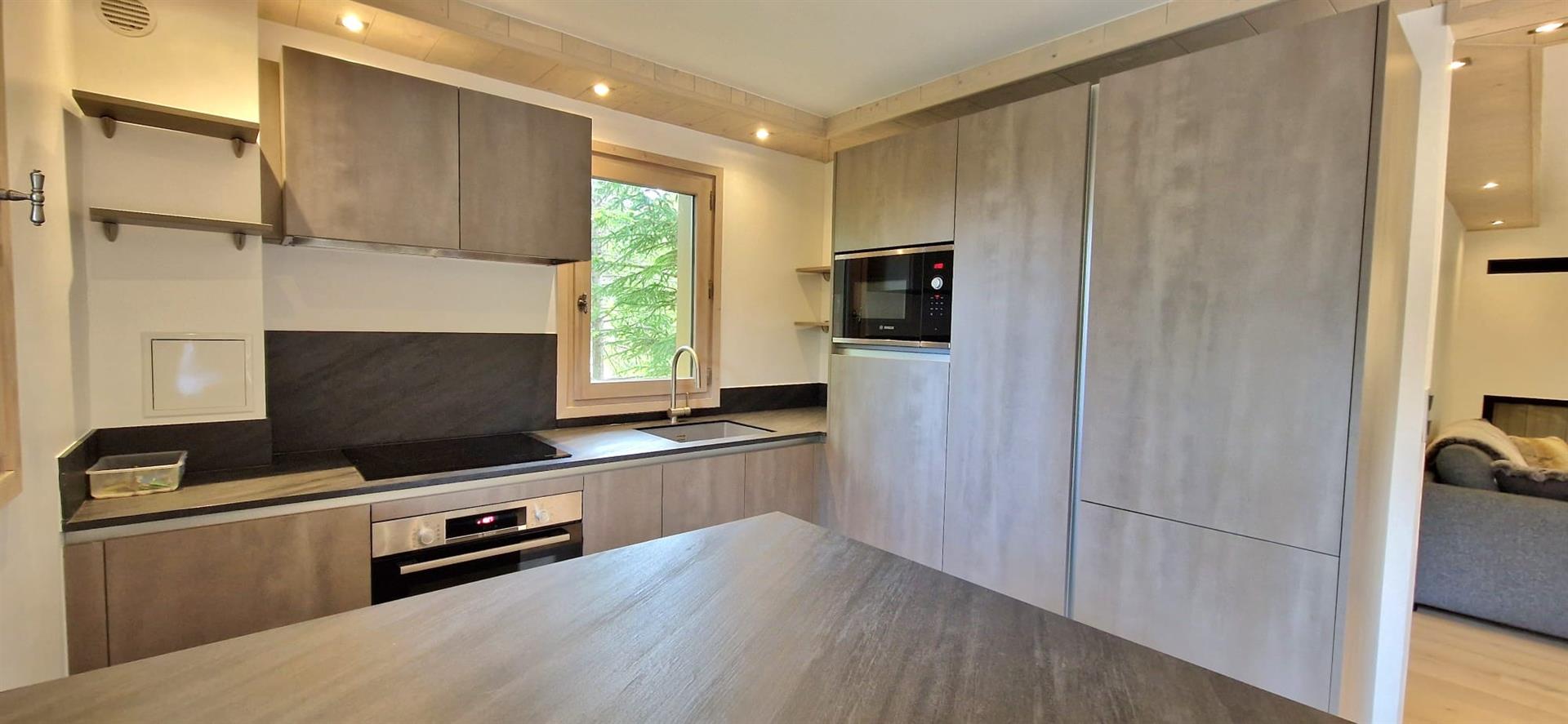 Ski in and out 6 bedroom chalets for sale in La Tania fully renovated in 2024