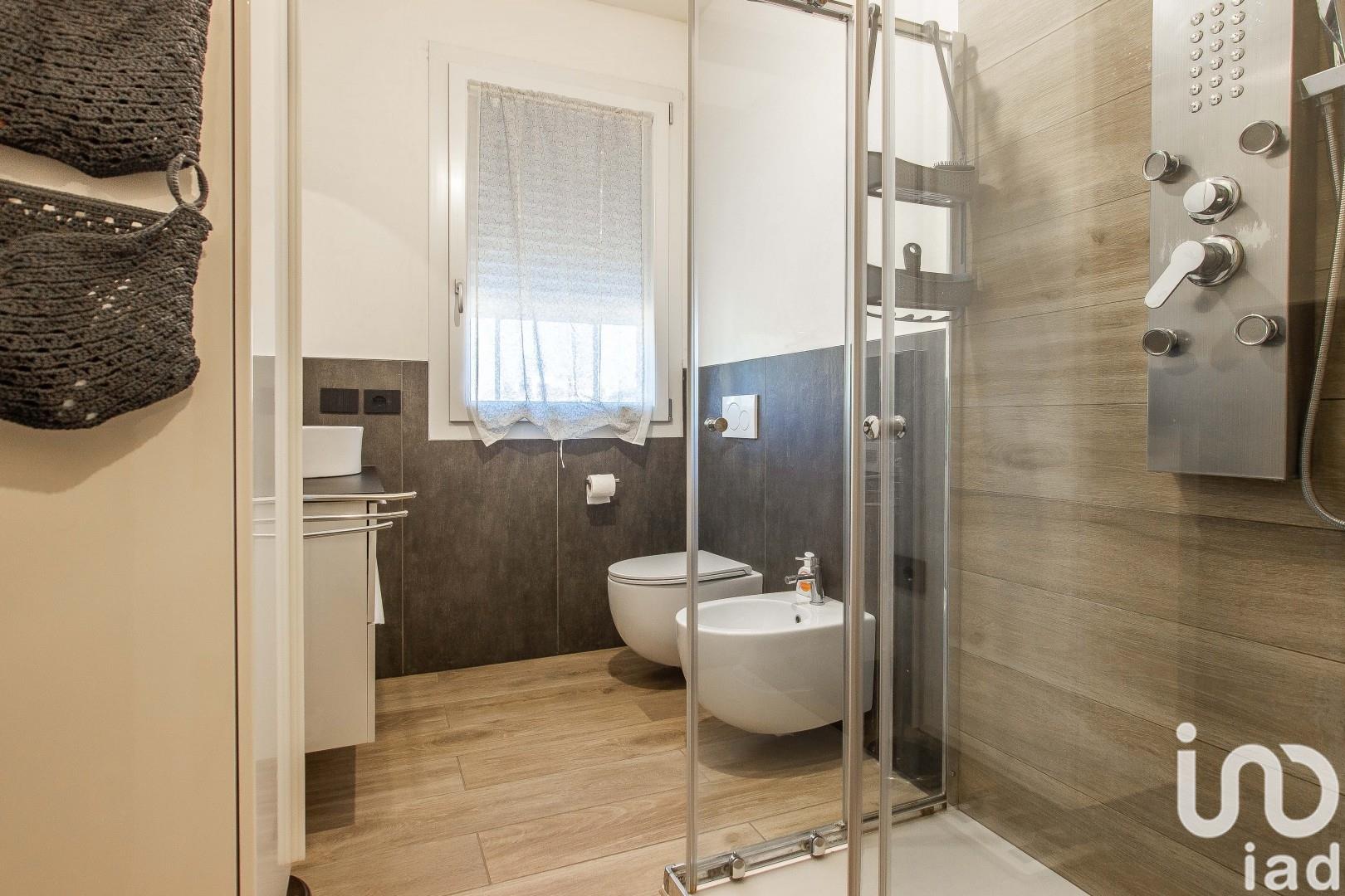 Sale Apartment 215 m² - 3 bedrooms - Vicenza