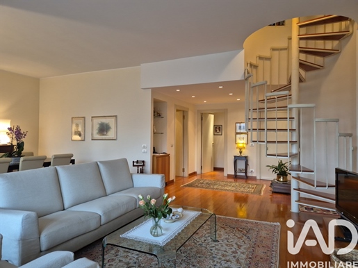 Sale Apartment 203 m² - 3 bedrooms