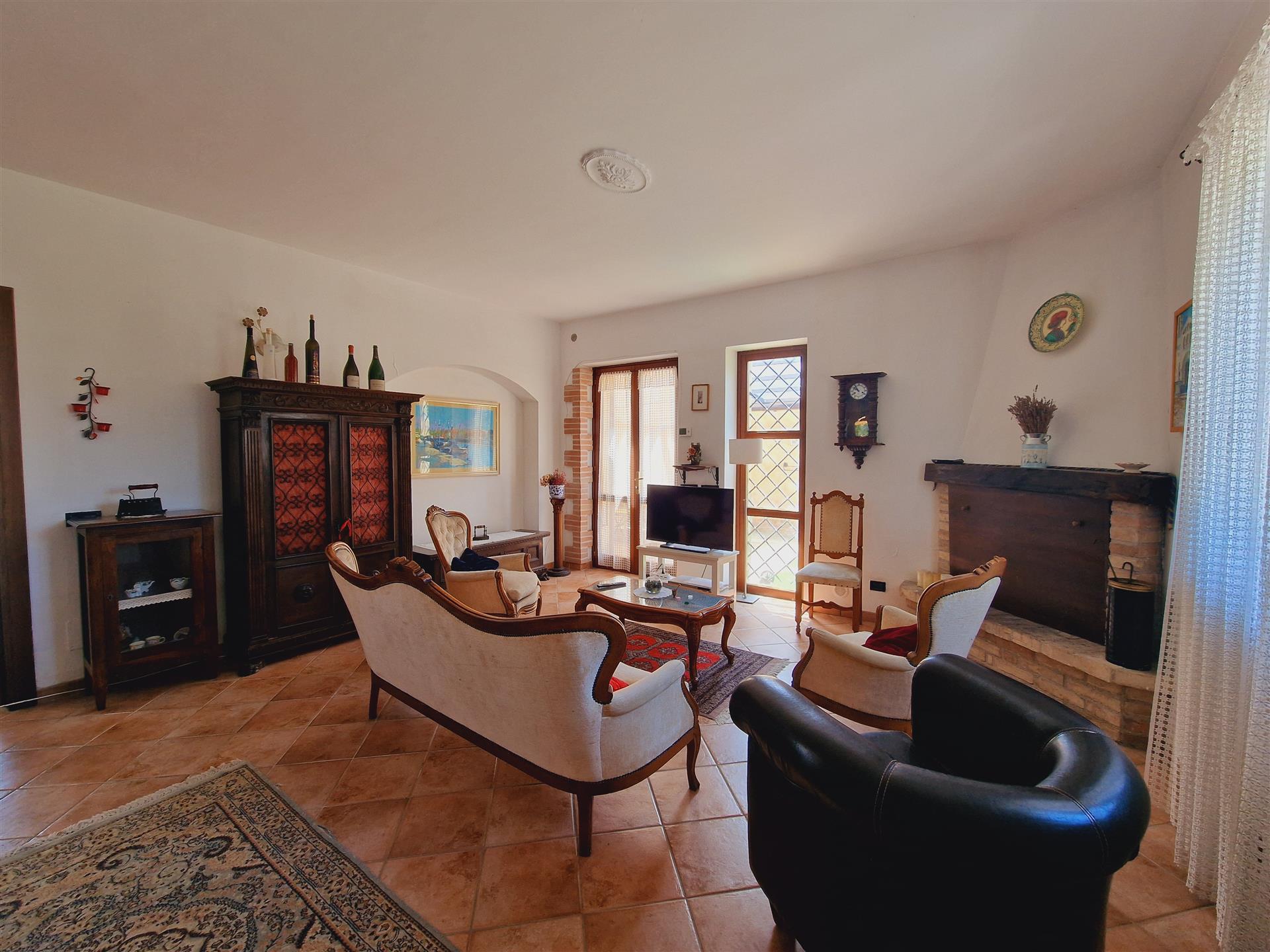 Farmhouse with depandance and swimming pool