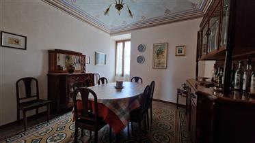 Appartamento In Palazzo Storico Con Affreschi