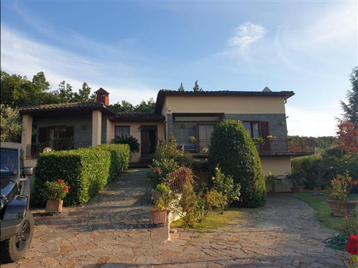 Villa with garden and panoramic terraces
