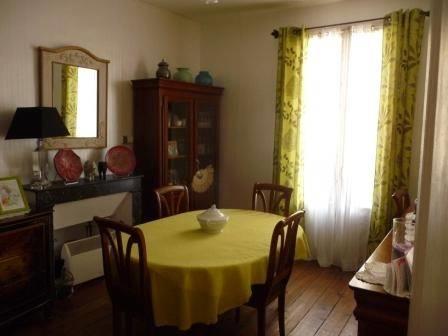 Building with no door: commercial premises of 30m² with toilet duplex apartment of 2 bedrooms with