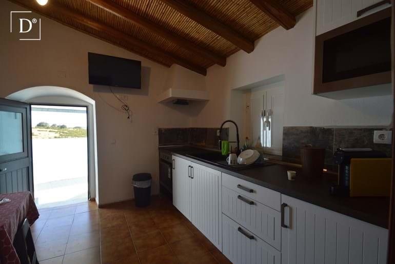 Cozy Townhouse with spacious garage in Roncão de Baixo, Mértola
