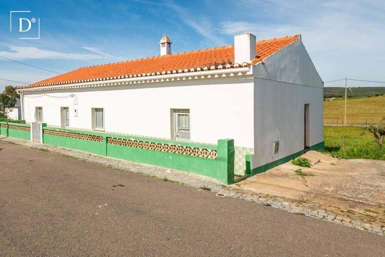 Charming country townhouse in João Serra