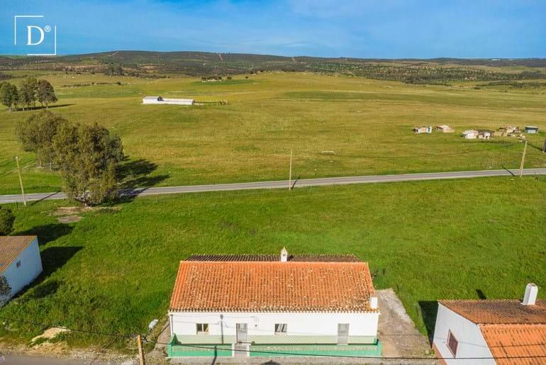 Charming country townhouse in João Serra