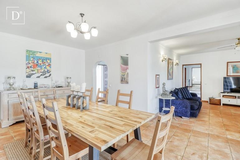 Villa met 4 slaapkamers en zwembad