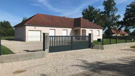 Single storey villa 126 m2 in Mervans - Saint Germain du Bois