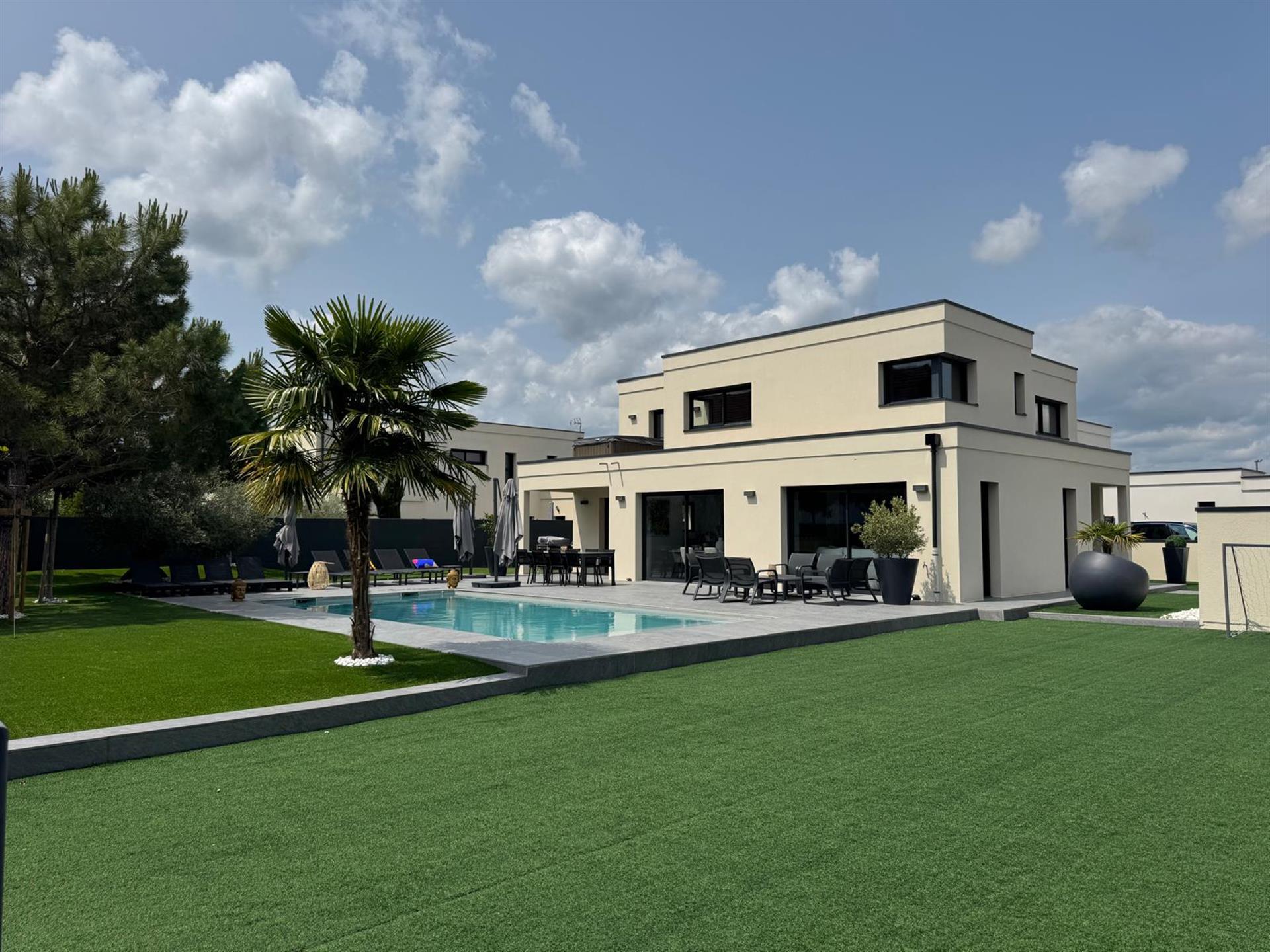 Vila de arhitect contemporan 9 camere 330 m² – Piscina, Jacuzzi, Teren de 950 m² – Asnières-lè