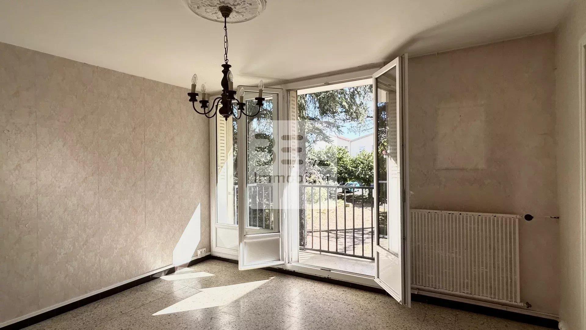 Purchase: Apartment (30200)