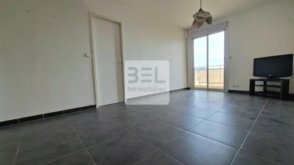 Apartment with panoramic view and balcony