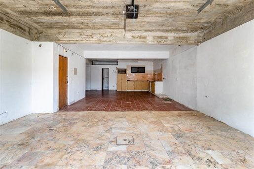 Garage spacieux à Ganilhos, Alcobaça - Inv Opportunity