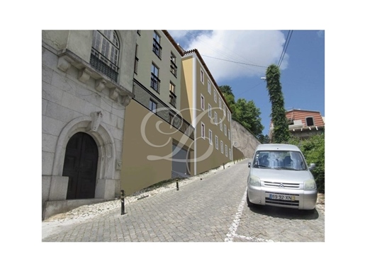 Plot with approved project located in Sintra