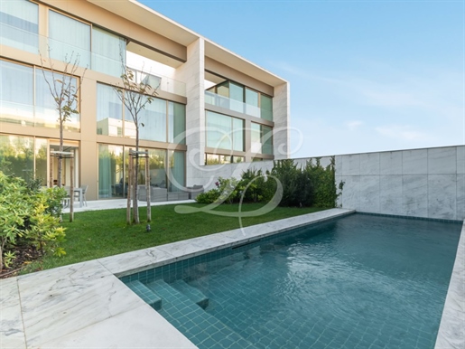 Villa 3+1 chambres avec piscine | Legacy Cascais