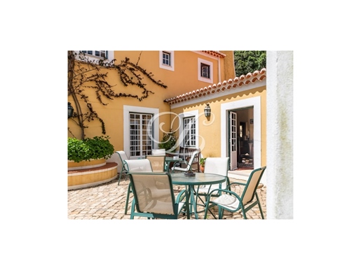 5 bedroom Villa in Colares, Sintra