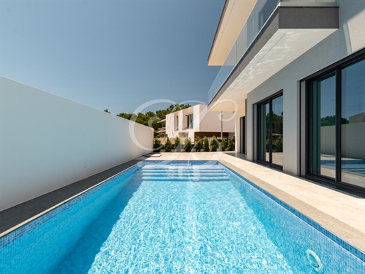 4 bedroom villa w/ swimming pool | Cascais