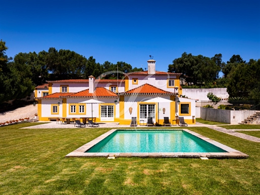 Propriedade com duas moradias independentes T10 c/piscina com 3.720m2 | Sintra