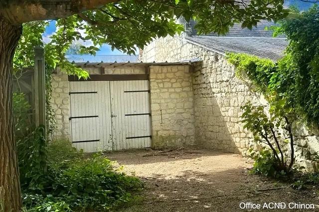 À vendre Maison ancienne avec 4 chambres à Avoine (37420) Parcelle de 1 506 m2 Garage Stationnement