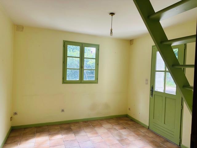 À vendre Maison ancienne avec 4 chambres à Avoine (37420) Parcelle de 1 506 m2 Garage Stationnement