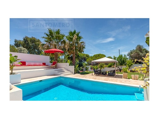 Villa 4 bedrooms (3+1) with private swimming pool for sale in Guia - Albufeira.