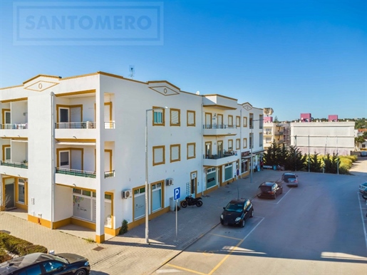Apartment for sale 3 bedrooms in the center of Guia - Albufeira.