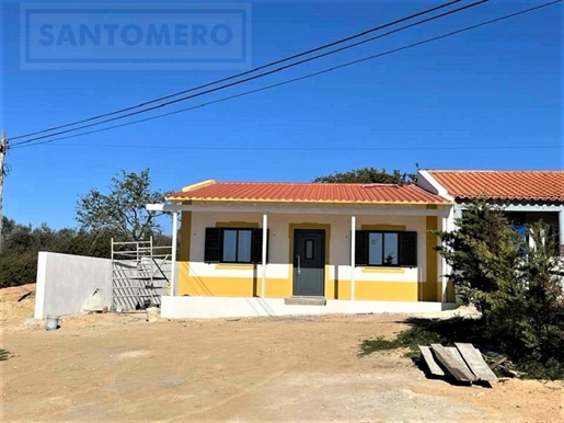 Villa V2 + 1 in totalem Umbau zum Verkauf in Fontainhas - Ferreiras - Albufeira.