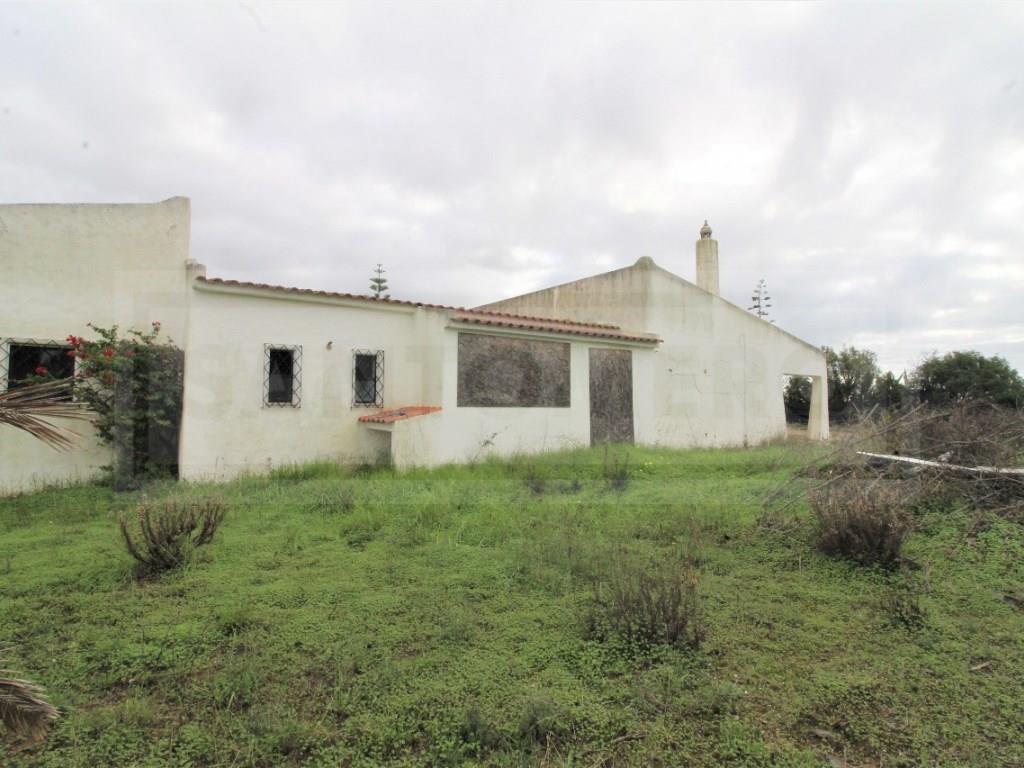 Casa T4 para restaurar - Porches - Lagoa.