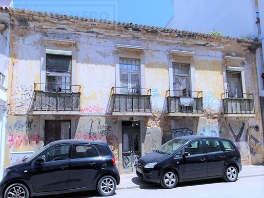 Building in Faro (Sé and São Pedro).