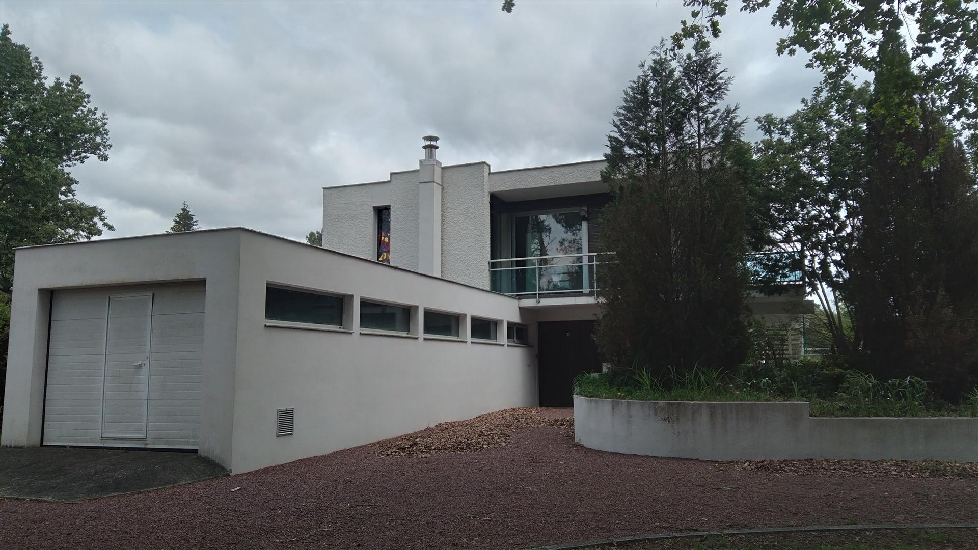 Pessac soberbo contemporâneo de 220 m2 em 1,5 haha