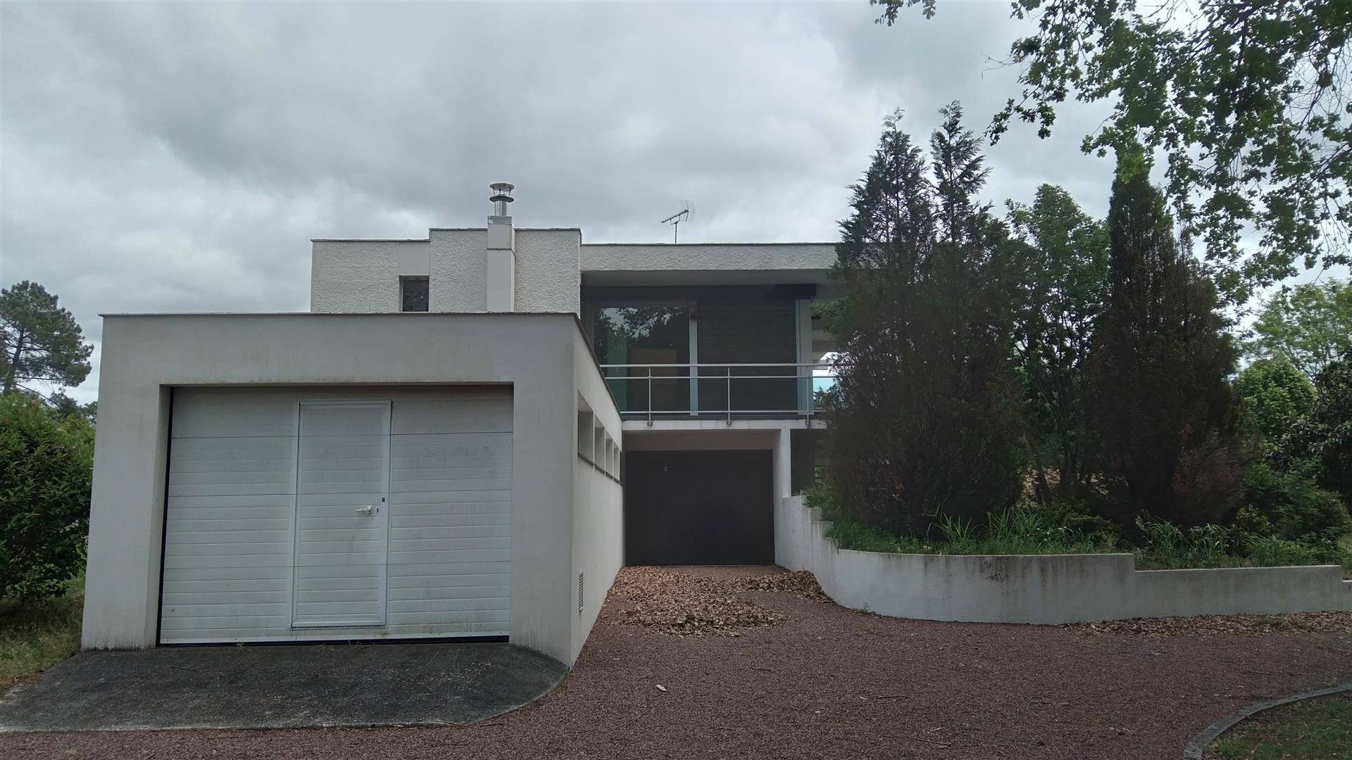 Pessac soberbo contemporâneo de 220 m2 em 1,5 haha