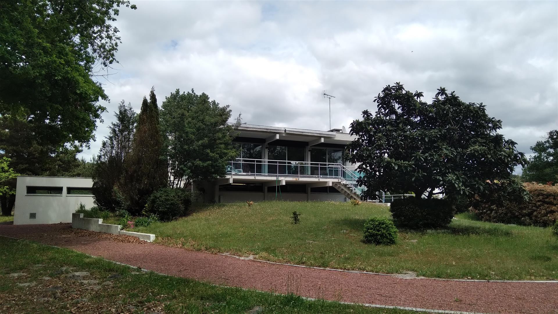 Pessac soberbo contemporâneo de 220 m2 em 1,5 haha