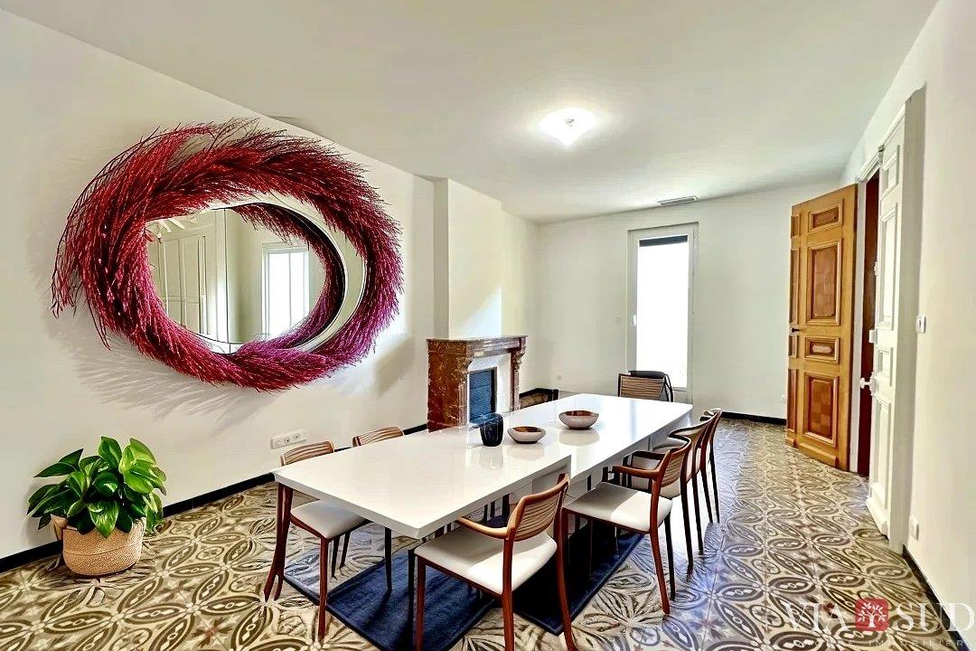 Bourgeois style house