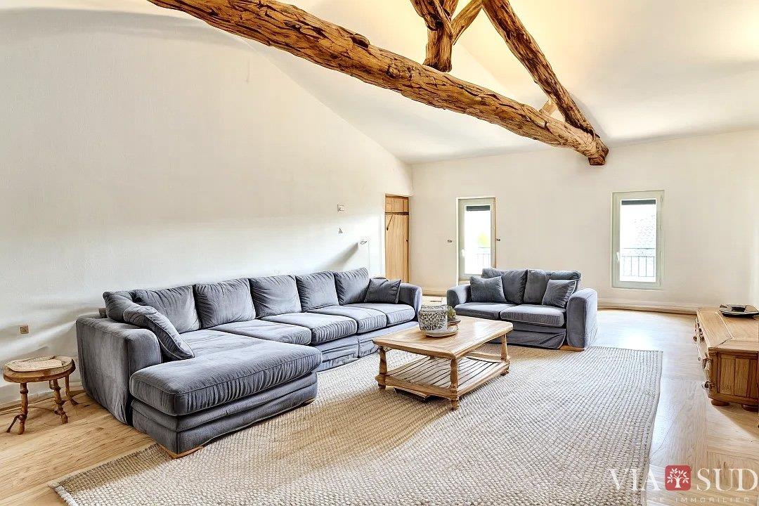 Bourgeois style house