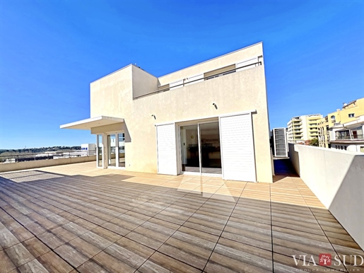 Ontdek Urban Luxury: Uitzonderlijke Duplex met Panoramisch Terras in Béziers - dubbele garage