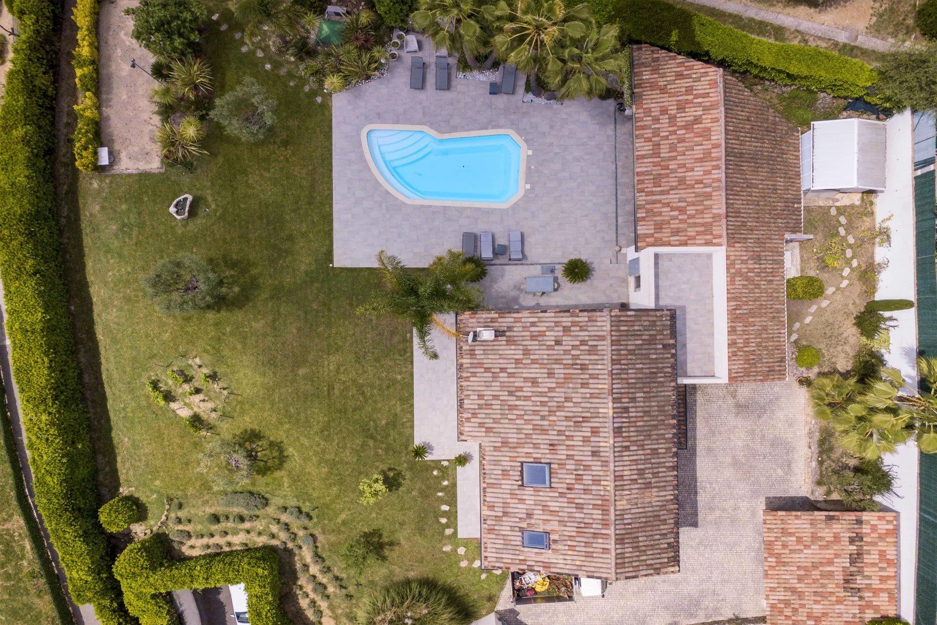 Purchase: House (06560)