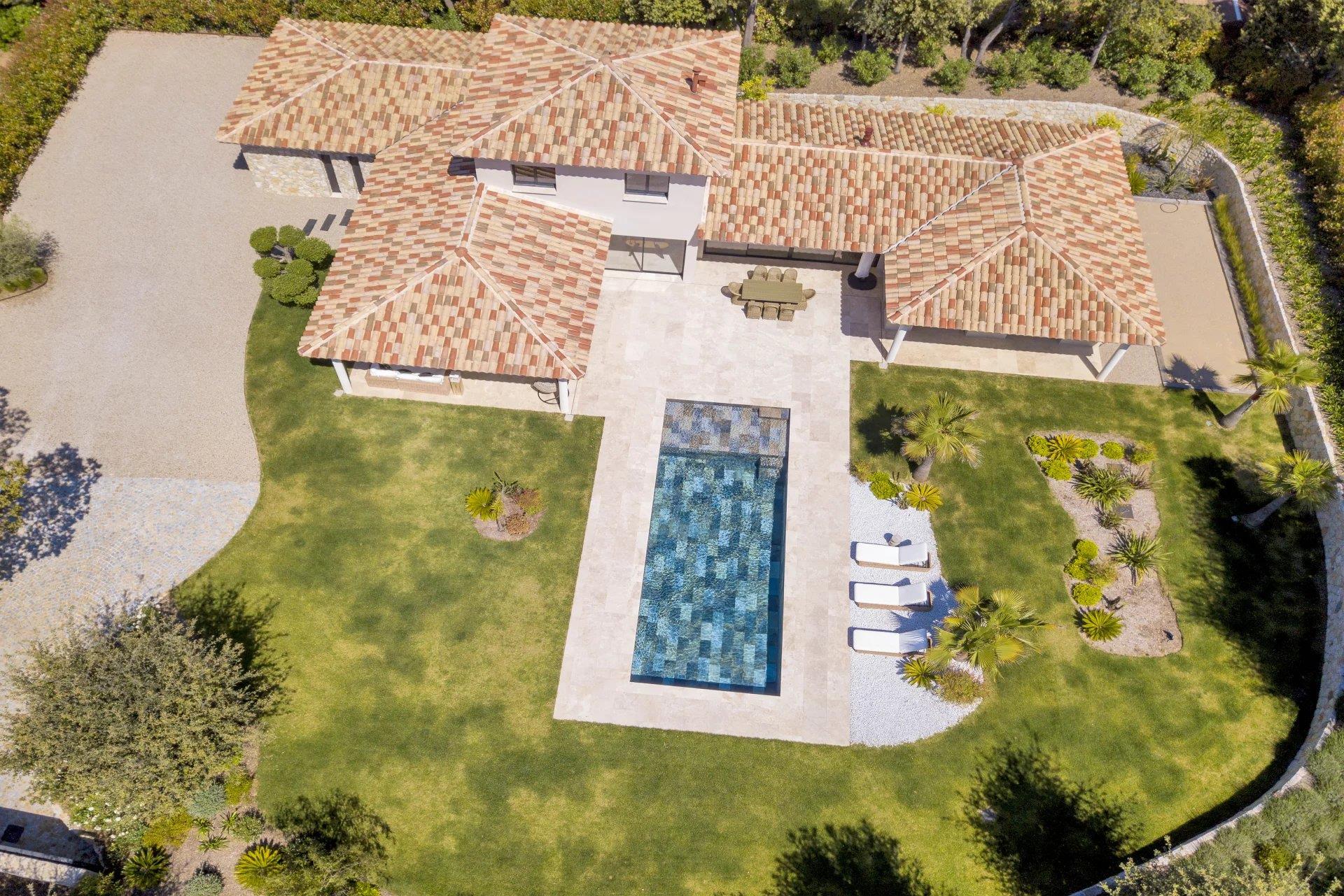 Purchase: House (06330)