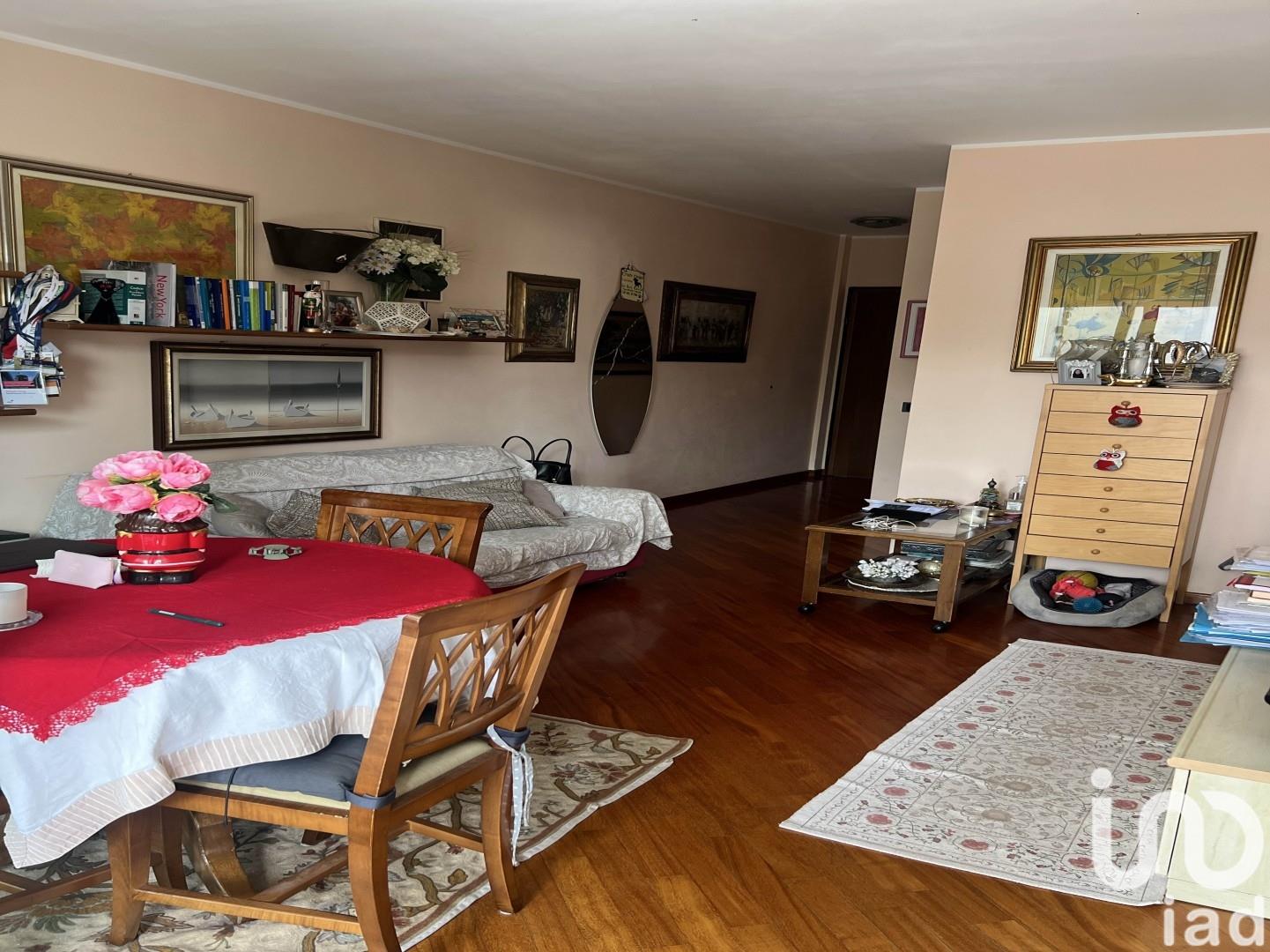 Sale Apartment 61 m² - 1 bedroom - Milan