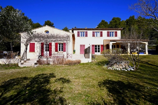 Magnificent Bastide 10 minutes from the city center of Aix en Provence