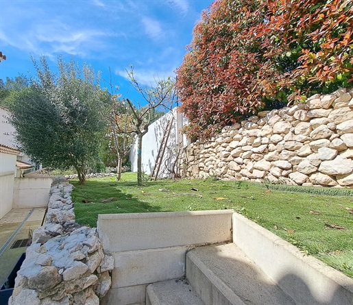 T5 house on 300m² of plot with garage of 21m² and cellar