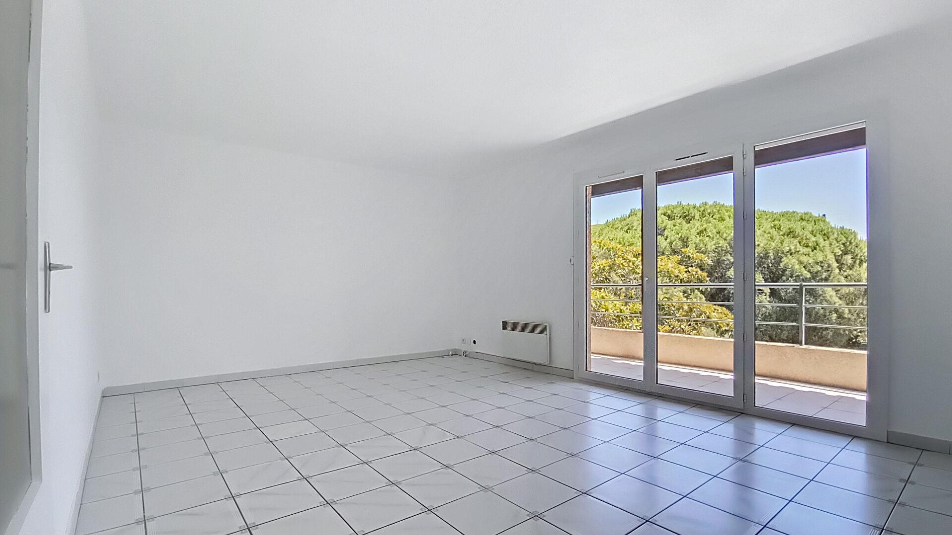 Appartement à louer, 67m², Fréjus