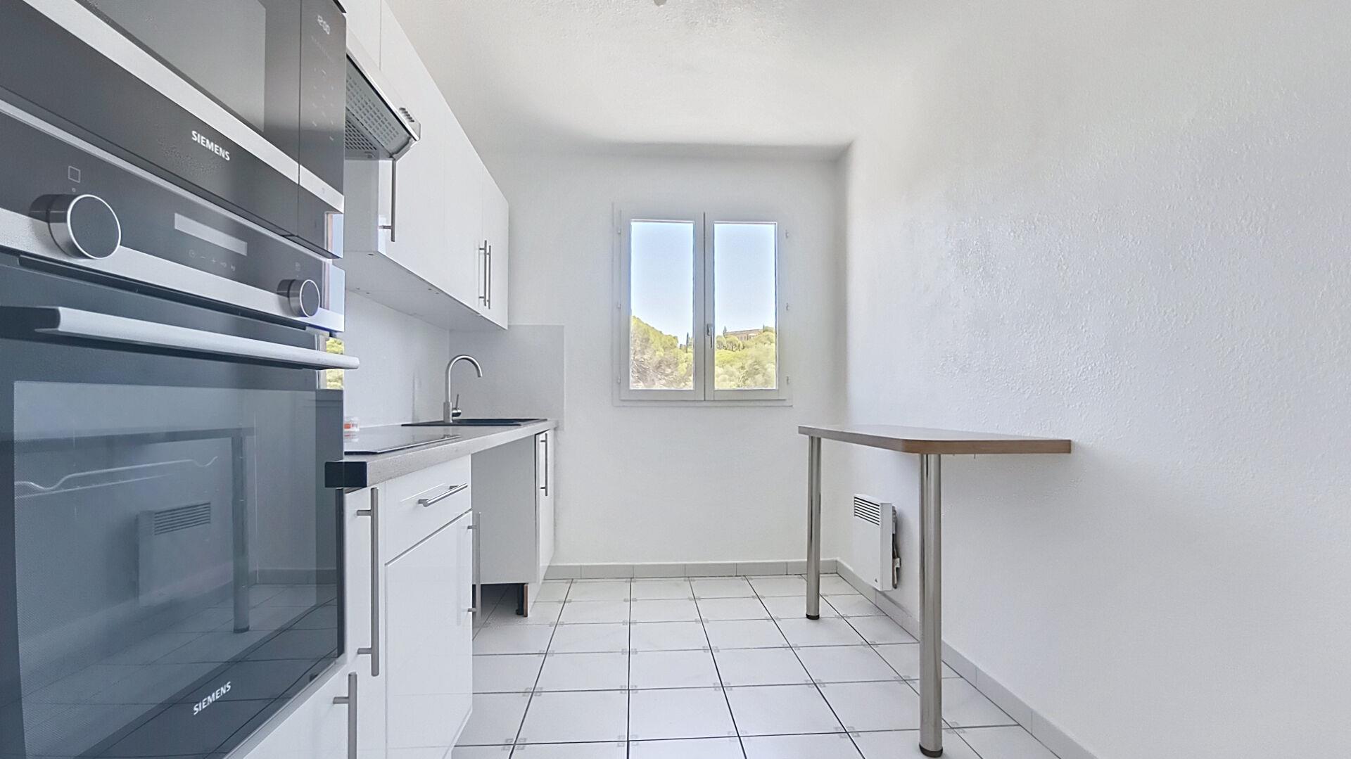 Appartement à louer, 67m², Fréjus