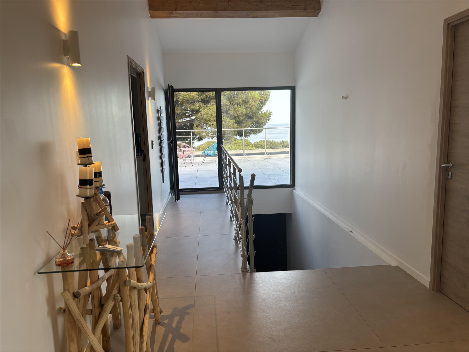 Villa moderna com bela vista para o mar – Les Issambres / Roquebrune-sur-Argens – Às portas do Golf