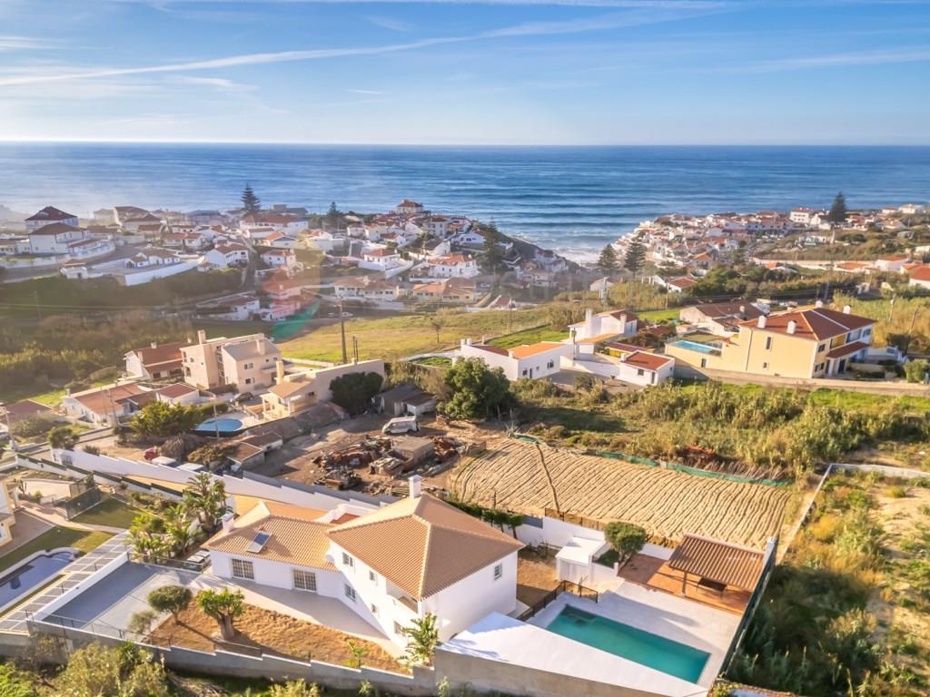House 5 Bedrooms Triplex Sale Sintra