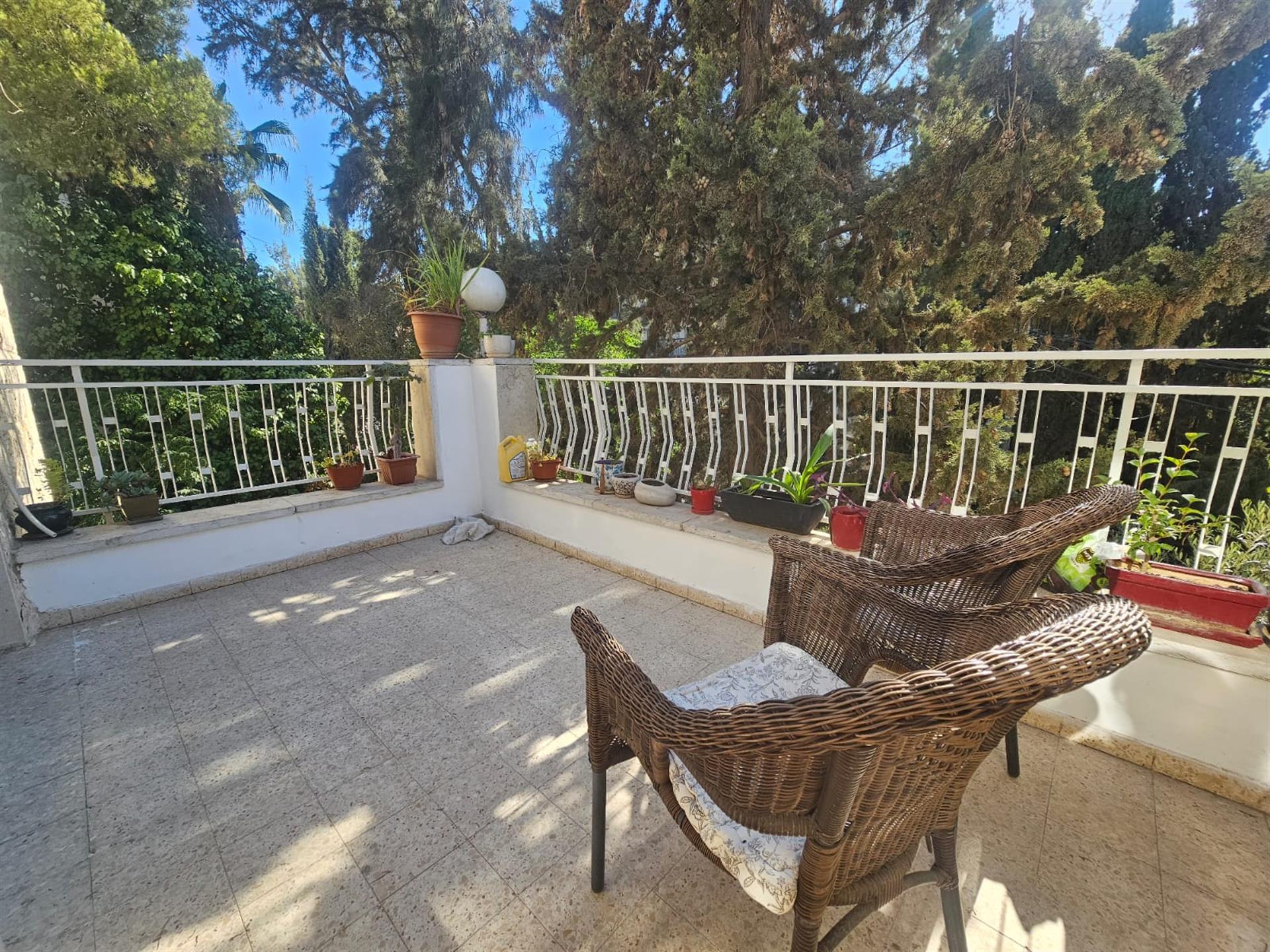 For sale 3-bedroom Apartment with Succah Terrace – Quiet, Bright, Green Views